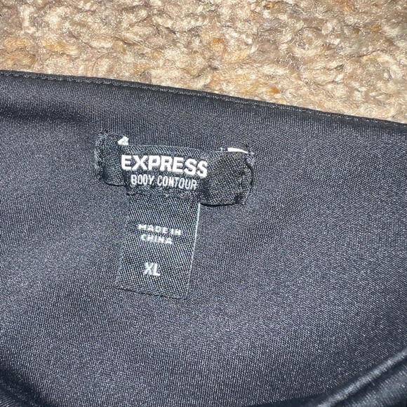 ❗️Express Body Contour Square-Neck Crop Tank❗️ - Picture 4 of 6